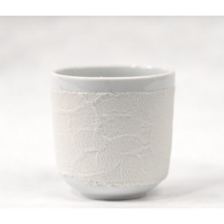 Vatanai porcelain cup with hydrangeas - white